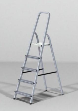 СТРЕМЯНКА  АЛЮМИНИЕВАЯ  5 СТУПЕНЕЙ (1) "НОВАЯ ВЫСОТА" NV-111