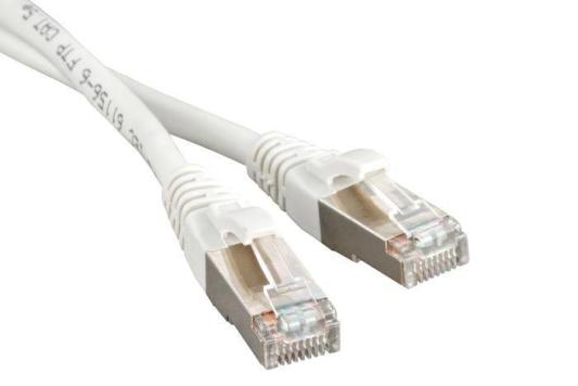 Патч-корд RJ45 - RJ45, 4 пары, FTP, категория 5е, 1 м, белый. LSZH, LANMASTER LAN-PC45/S5E-1.0-WH