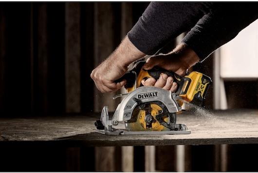 Дисковая пила DeWalt DCS512P2-QW 140мм