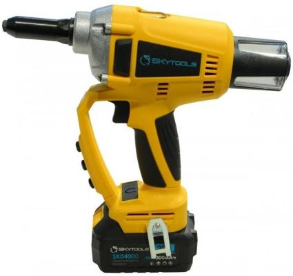 Skytools заклепочник аккумуляторный для вытяжных заклепок (4.0 ач х 2) SK65