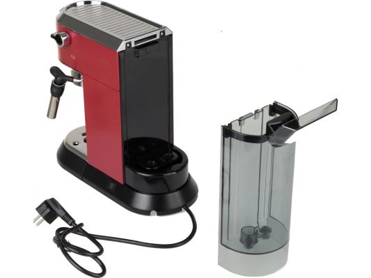 Кофеварка рожковая Delonghi EC685.R 1350Вт красный